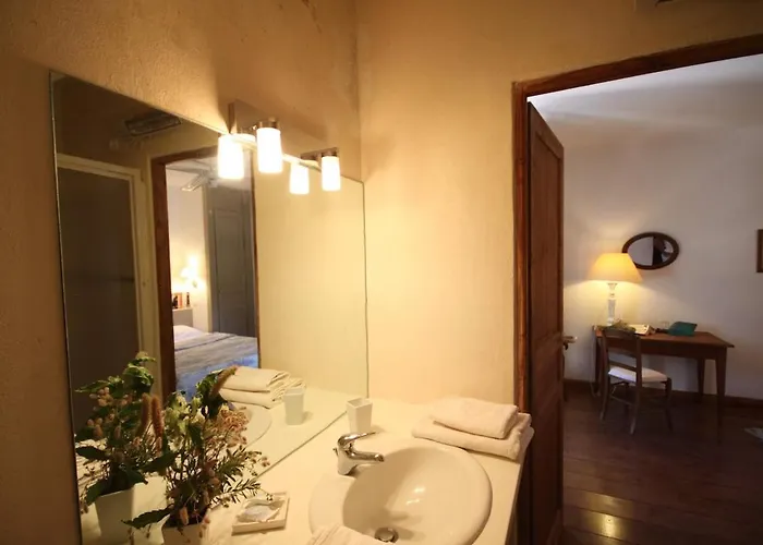 Villa Le Chai, Belle Pour 13 Personnes Au Coeur D'un Vignoble Avec Piscine