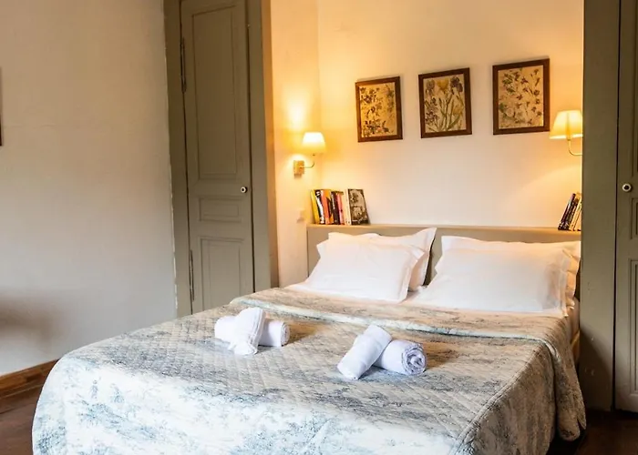 Le Chai, Belle Pour 13 Personnes Au Coeur D'un Vignoble Avec Piscine