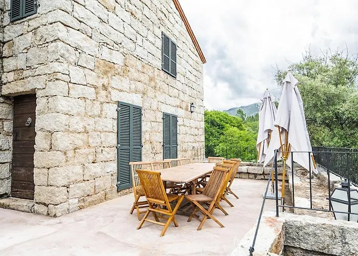 Le Chai, Belle Pour 13 Personnes Au Coeur D'un Vignoble Avec Piscine *