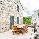 Le Chai, Belle Pour 13 Personnes Au Coeur D'un Vignoble Avec Piscine *