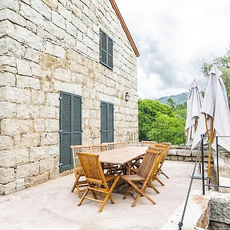 Le Chai, Belle Pour 13 Personnes Au Coeur D'un Vignoble Avec Piscine *