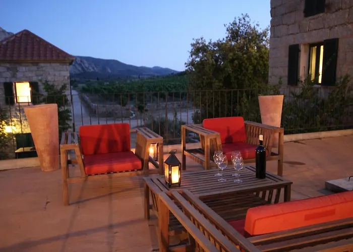 Le Chai, Belle Pour 13 Personnes Au Coeur D'un Vignoble Avec Piscine * Sartène